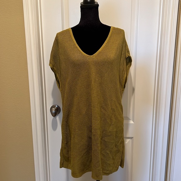 Eileen Fisher Sweaters - Eileen Fisher sleeveless open weave top in a green gold color. Size L